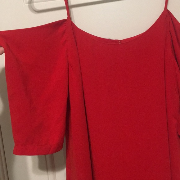 Beautiful red shift, holiday-ready! - Picture 4 of 7